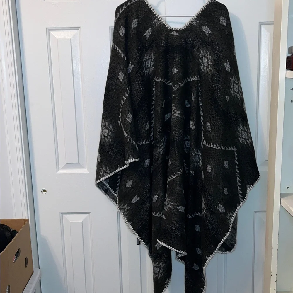 Express Reversible Aztec‎ Print Poncho Blanket Sweater OS